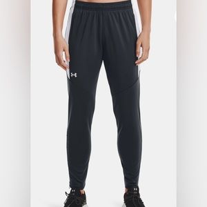NEW Under Armour knit athletic pants